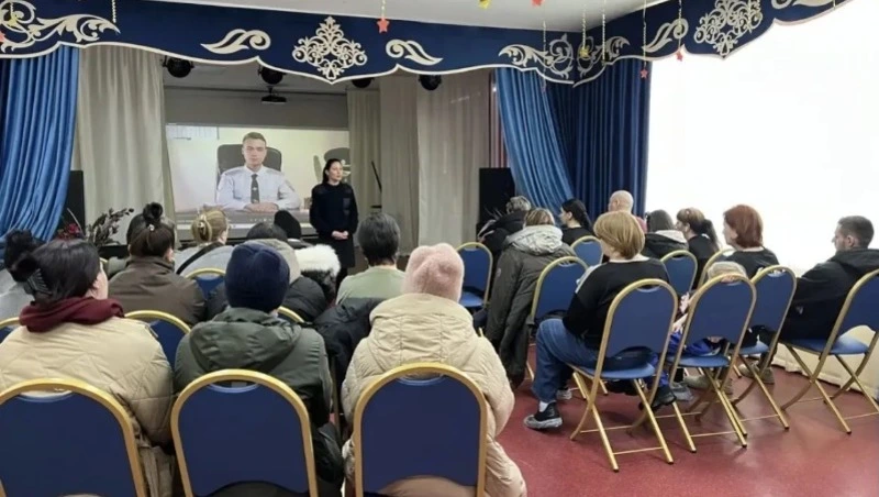 Сотрудники Долинской Госавтоинспекции приняли участие в родительских собраниях 