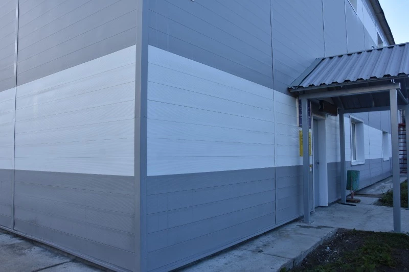 Спортшкола на улице Ленина обрела новый фасад