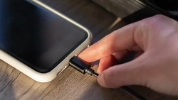 Сахалинцы стали чаще заряжать смартфоны через Type-C