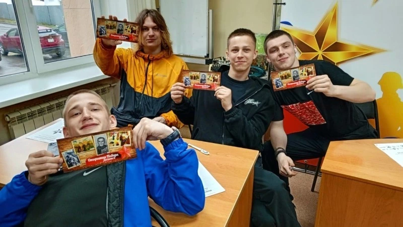 Школники из Долинска приняли участие в творческом конкурсе «Победа глазами потомков»