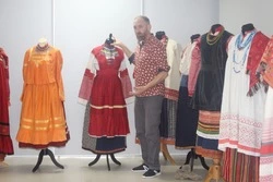 В Долинском музее прошла выставка русского народного костюма
