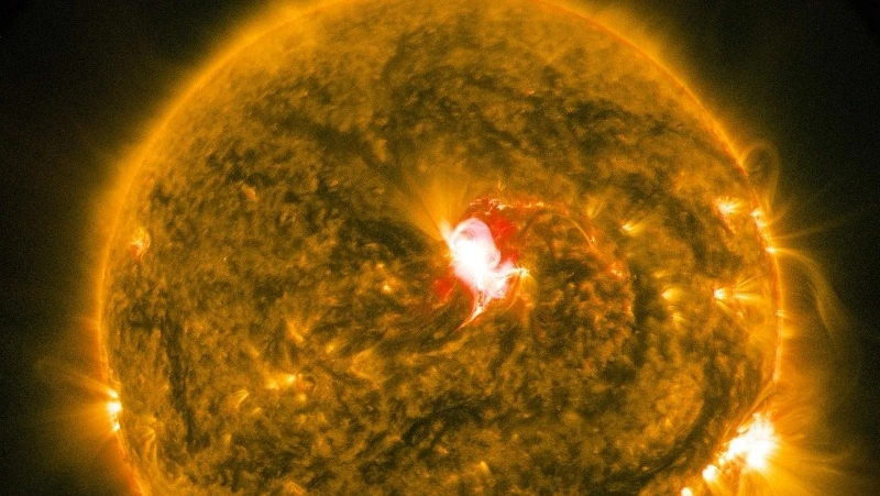 Сильные магнитные бури обрушатся на Землю в августе 2024 года: как подготовиться 