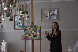 В Долинске открылась изобразительная студия