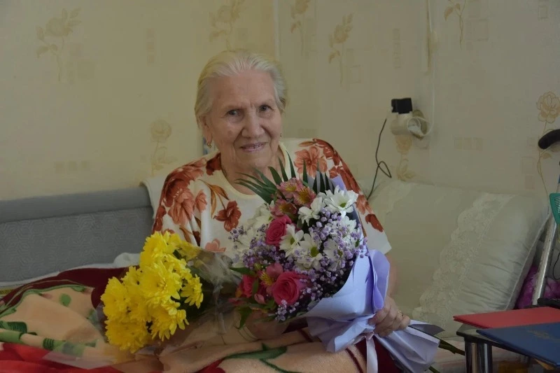 Жительница Долинска Елизавета Егоркина отметила своё 90-летие