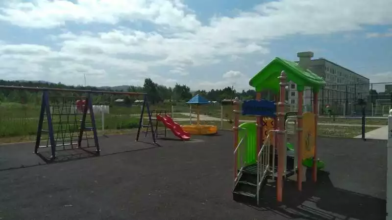 Мэр Долинского района объяснил, что будет с детскими площадками