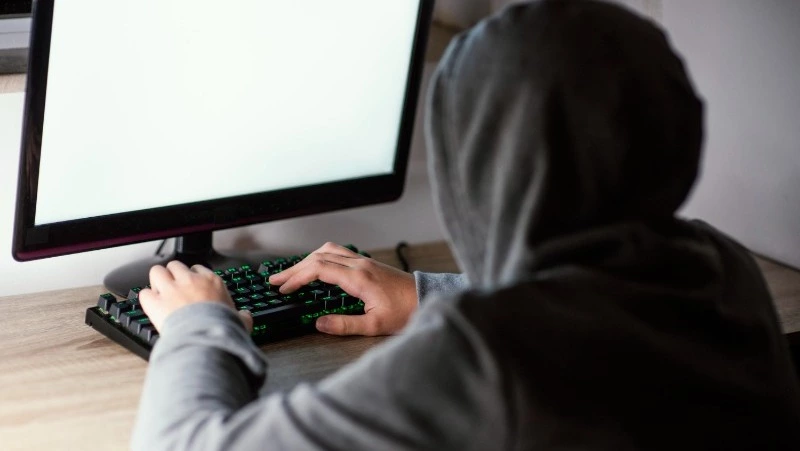 Подростки под прицелом: как террористы вовлекают несовершеннолетних в преступления