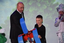 Желания восьмидесяти детей исполнили в рамках новогодней акции