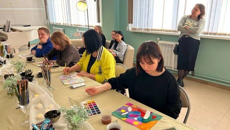 В детской школе искусств Долинска открылась арт-студия «Кисть»