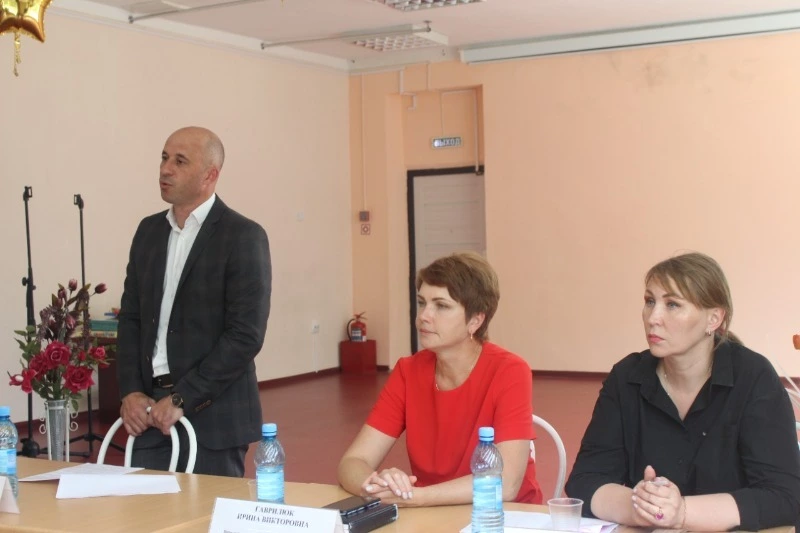 Александр Тугарев встретился с жителями сёл Долинского района