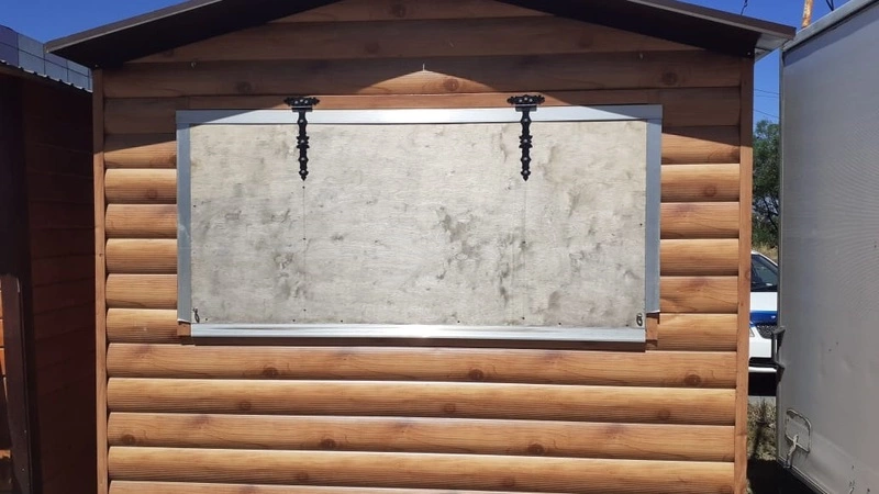 В селе Стародубское установили новый ярмарочный домик