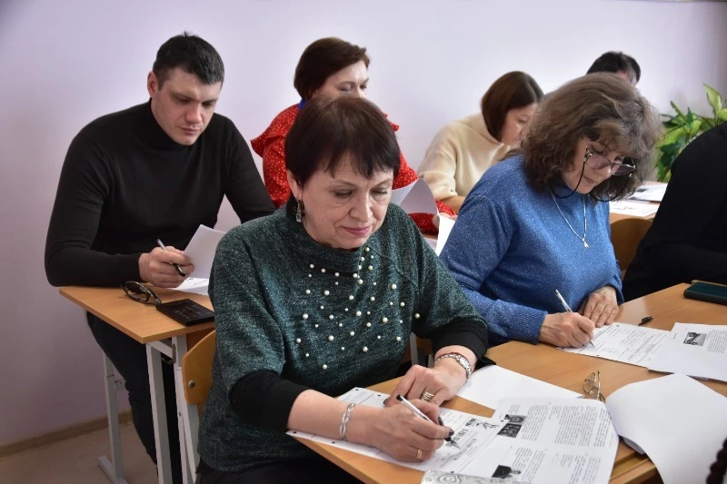 Четыреста жителей Долинского района ответили на вопросы Диктанта Победы