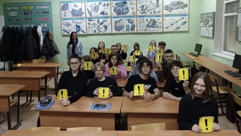 Долинская Госавтоинспекция провела лекцию - дискуссию с кандидатами в водители