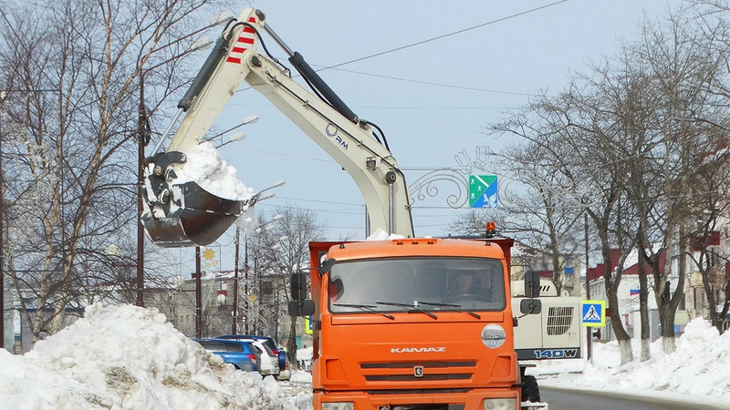 Александр Пак рассказал об уборке улиц Долинска от снега