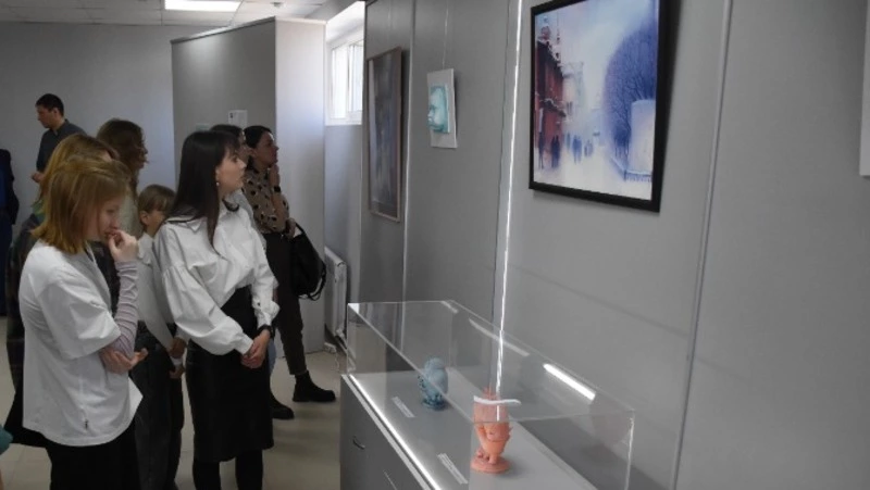 В Долинске открылась выставка Алексея Тамулевича