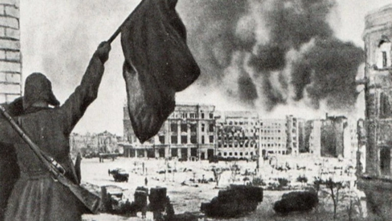 В Долинске отметили 83-летие Победы советских войск в Сталинградской битве