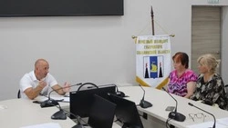 Глава Долинского района Александр Тугарев провёл приём граждан по личным вопросам