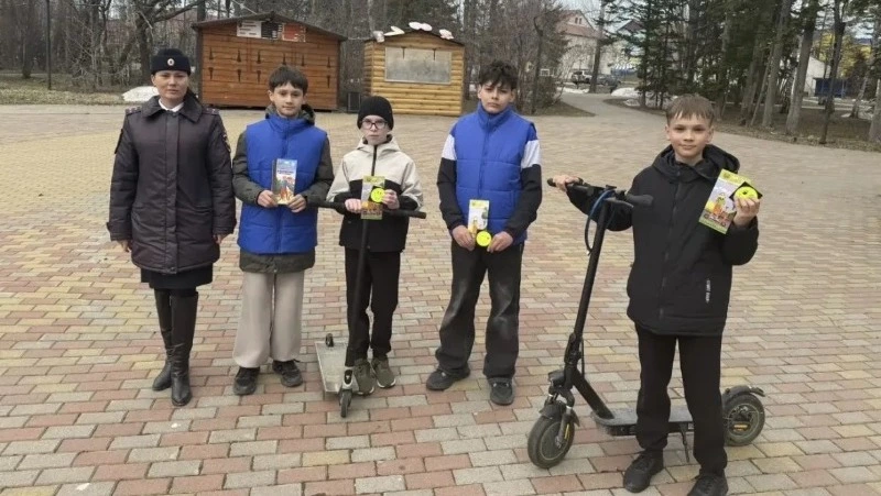 Долинская Госавтоспекция совместно с волонтёрами провела профилактическую акцию 