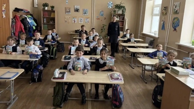 Сотрудники Долинской Госавтоинспекции провели профилактическое мероприятие для школьников 