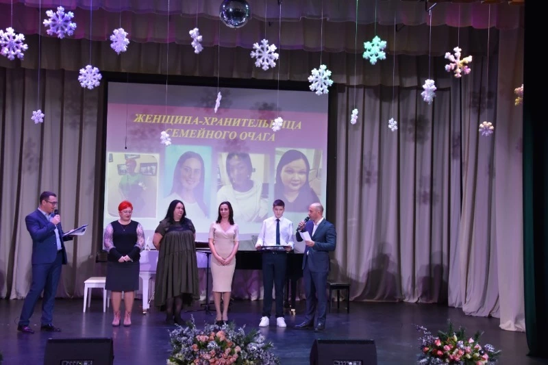В Долинске отметили самых красивых, талантливых и энергичных женщин