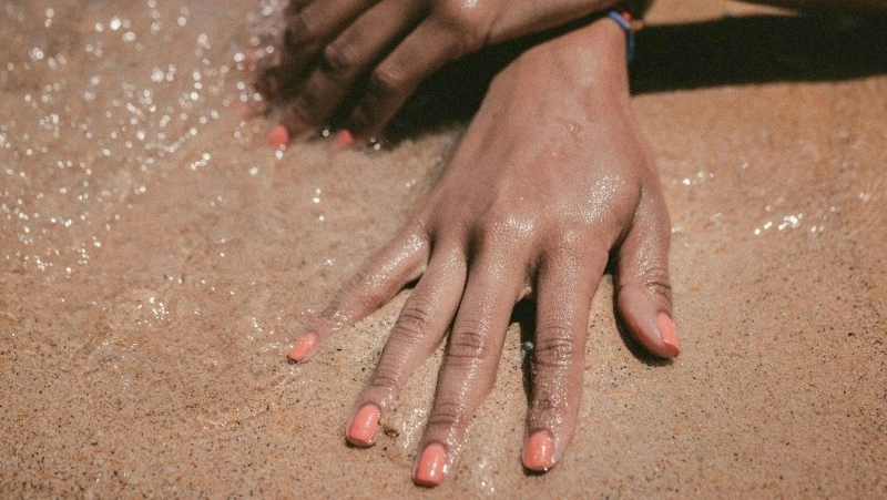 Устройте себе бьюти-день: лунный календарь маникюра на июль 2024 года  