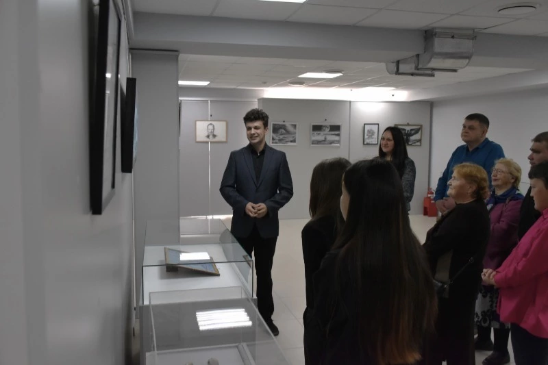 В Долинском историко-краеведческом музее проходит выставка Степана Гарбара