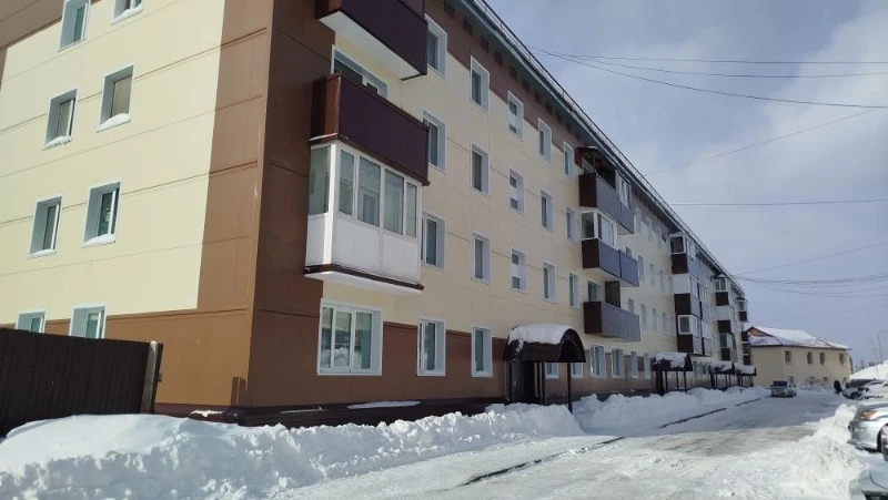 В Долинске завершили капремонт фасада многоквартирного дома