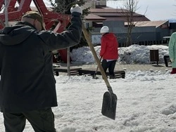 В Долинском районе начался месячник по санитарной уборке