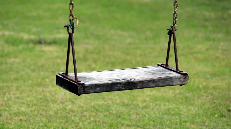 В Долинском районе возьмутся за детские площадки