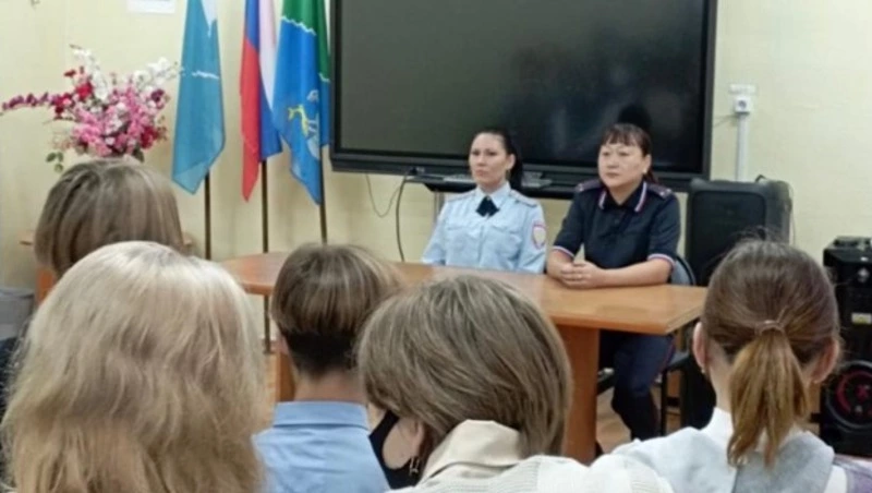 В преддверии осенних каникул работники Госавтоинспекции проводят беседы с учащимися