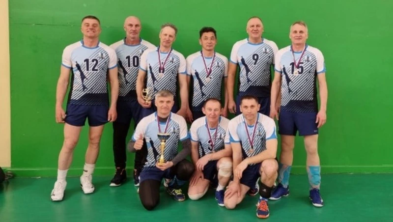 Долинские волейболисты привезли серебряную медаль