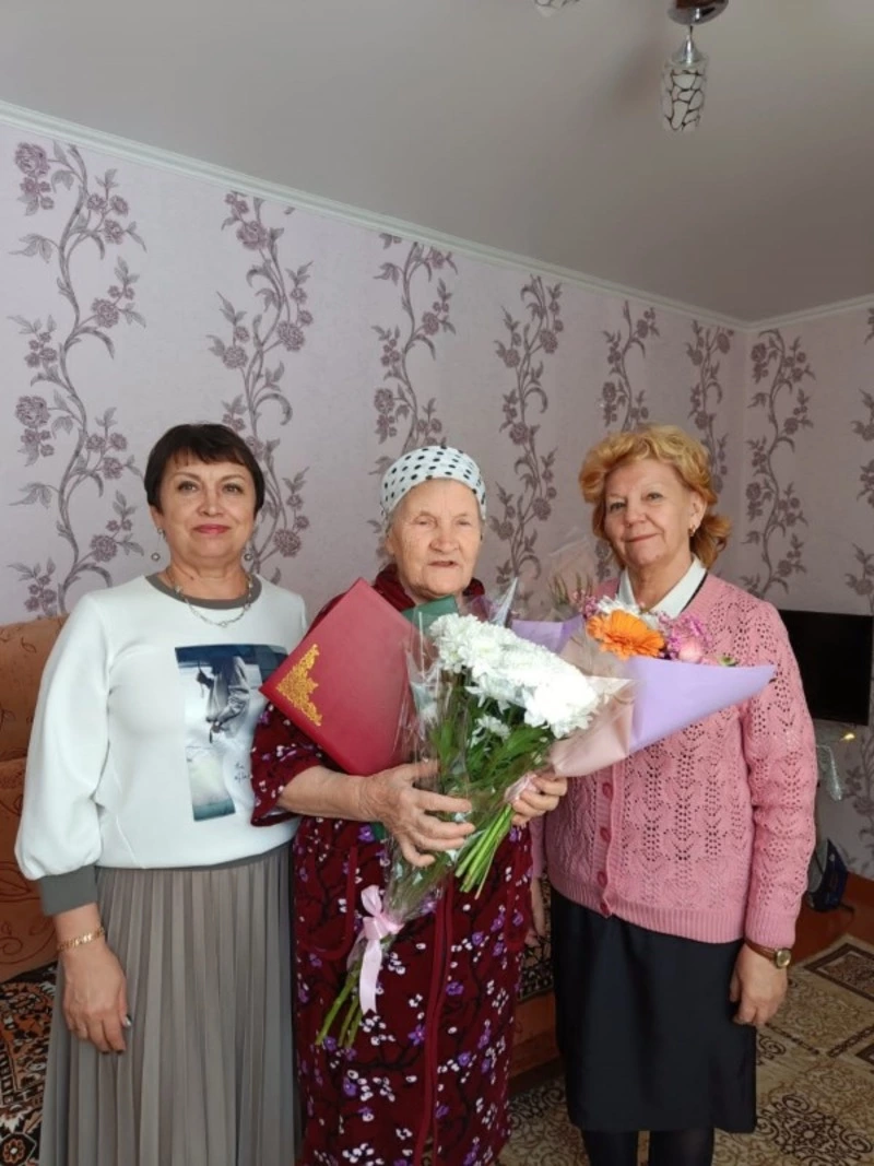 Жительница Долинска Мария Ивановна Болдырева отметила 90-летний юбилей