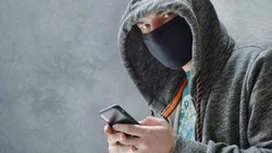 Следователи предупредили жителей Сахалина и Курил о новом витке телефонного мошенничества