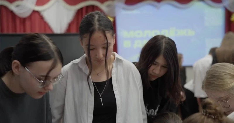 Школьники Долинска осваивают мир профессий вместе с проектом «Молодёжь в деле»