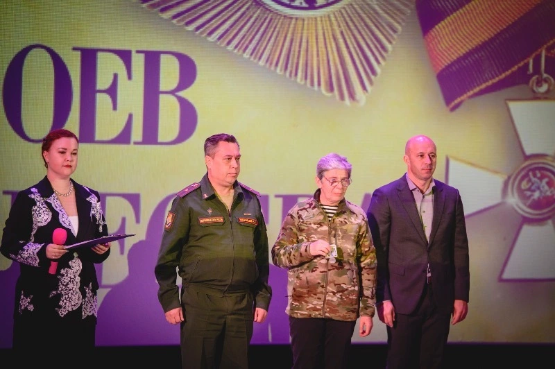 В Долинске почтили память героев минутой молчания