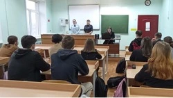 Сотрудники правоохранительных органов побеседовали со старшеклассниками Долинска