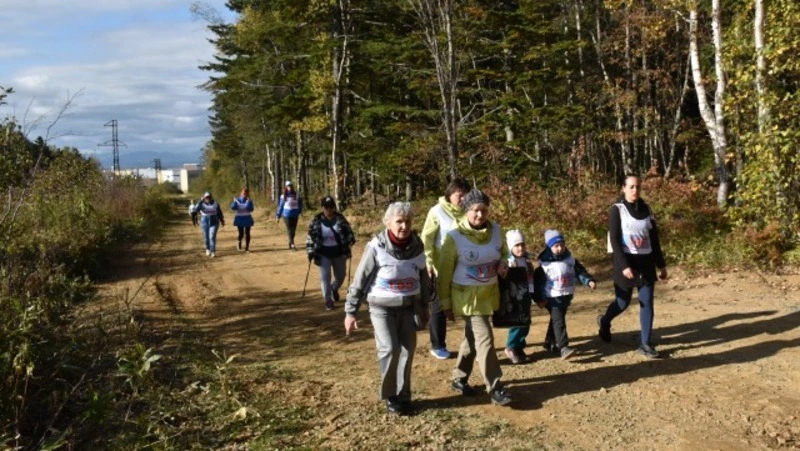 Жители и гости Долинского района присоединились к Всероссийскому "Дню ходьбы"