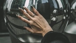 Лунный календарь маникюра на сентябрь-2024: благоприятные дни