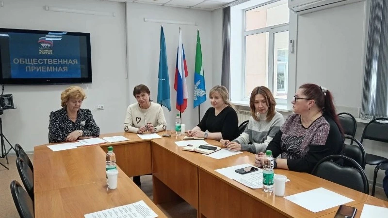 В Долинске прошёл круглый стол, посвящённый теме материнства