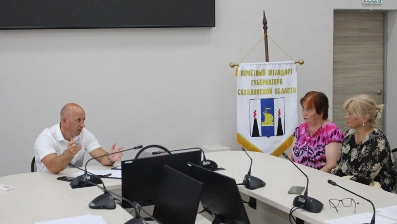 Глава Долинского района Александр Тугарев провёл приём граждан по личным вопросам