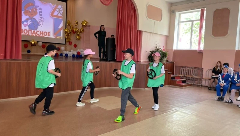 В Долинской школе №2 прошло районное соревнование отрядов юных инспекторов движения