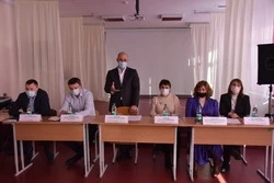 О строительстве и медицине - мэр Долинского района встретился с жителями Покровки