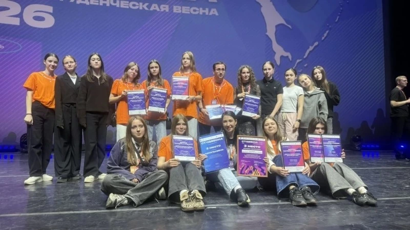 Долинская делегация педагогов и школьников достойно выступила на региональной студенческой весне