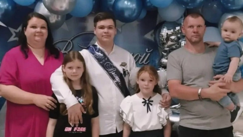 Региональная программа помогла многодетной маме из Долинска совместить карьеру и воспитание детей