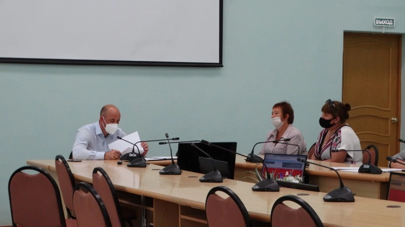 Жилье, земля, благоустройство - основные вопросы на очередном приёме мэра