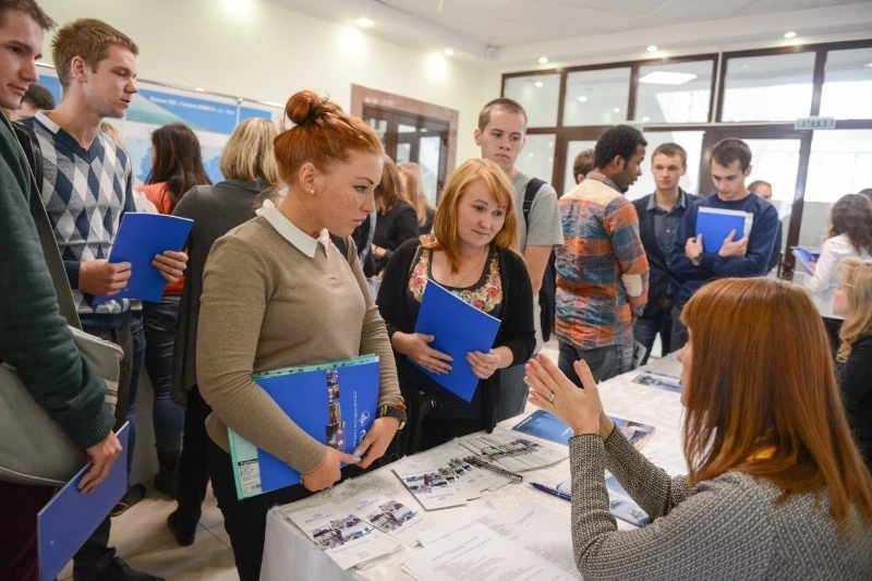 Потерявших работу Долинцев ждут в центре занятости