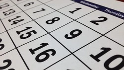 Лунный календарь окрашивания волос на сентябрь-2024: благоприятные дни для преображения