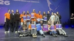 Долинская делегация педагогов и школьников достойно выступила на региональной студенческой весне