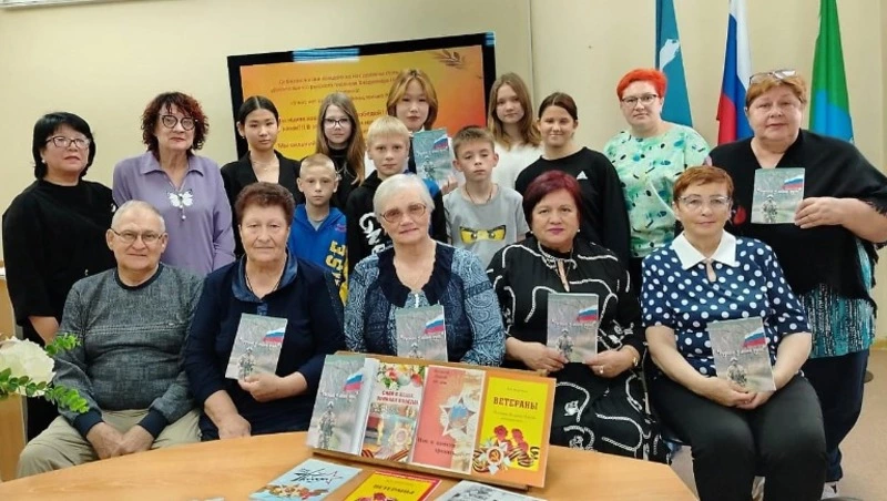 В долинской библиотеке состоялась презентация первой книги Анатолия Гаркавцева "Родина у меня одна"