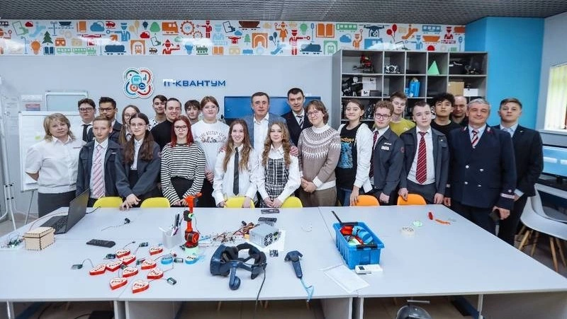 Валерий Лимаренко встретился с юными железнодорожниками