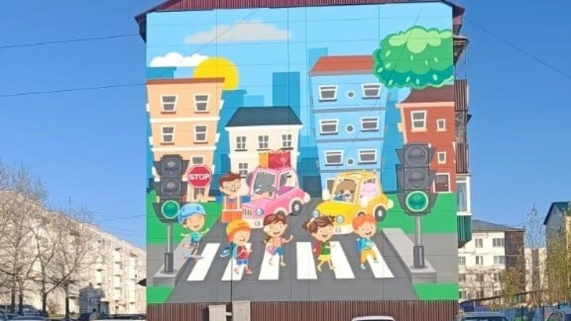 Очередной арт-объект в Долинске посвятили ПДД